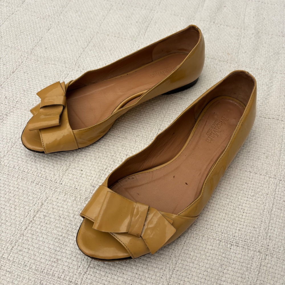 Women's EU 38 MAX MARA Vintage 90's Y2K Tan Patent Leather Peep Toe Bow Flats